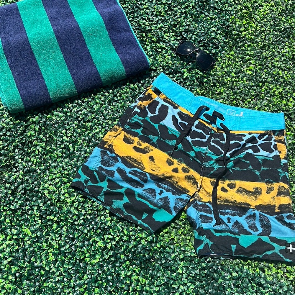 Tavik Board Shorts - Picture 2 of 8